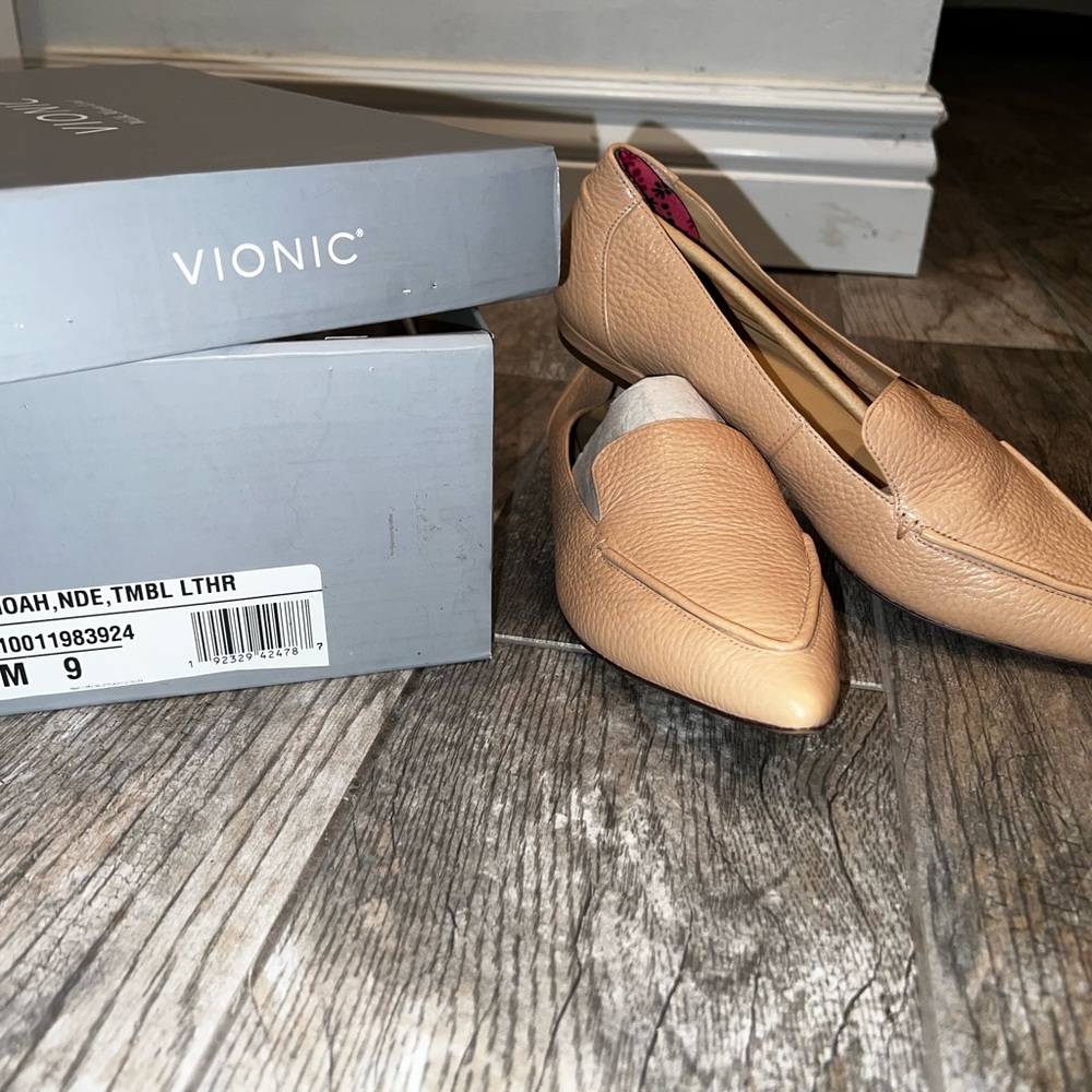 Vionic Noah flats - creamy blush color-size 9
